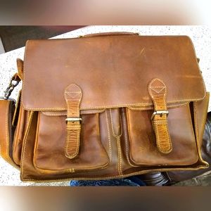 Viosi Hunter Leather Messenger bag with Laptop compartment.